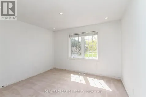 1 Acklam Terrace Ottawa ON K2K 2H1
