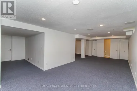 1 Acklam Terrace Ottawa ON K2K 2H1
