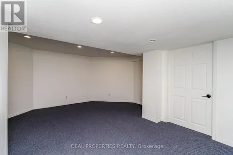 1 Acklam Terrace Ottawa ON K2K 2H1