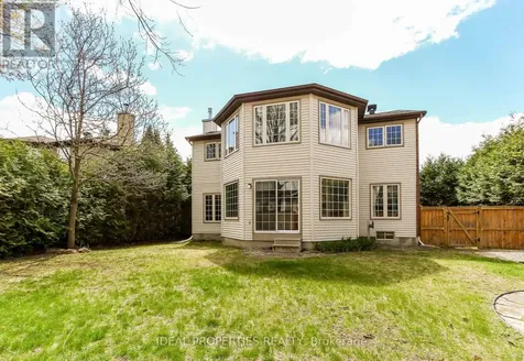 1 Acklam Terrace Ottawa ON K2K 2H1