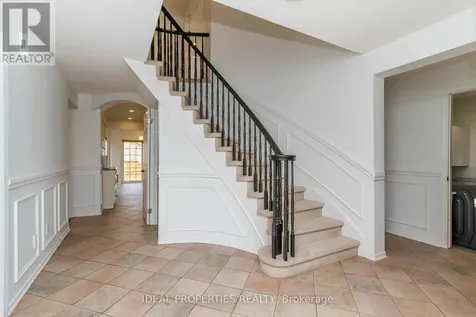 1 Acklam Terrace Ottawa ON K2K 2H1