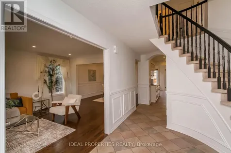 1 Acklam Terrace Ottawa ON K2K 2H1