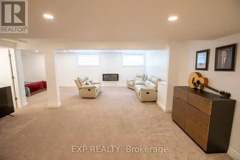 224 Alex Polowin Avenue Ottawa ON K2J 6E7