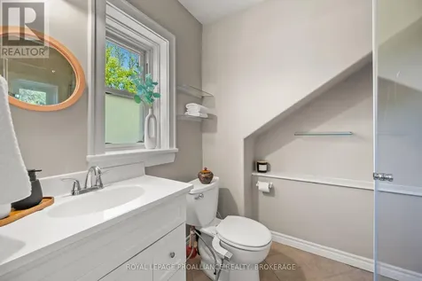 560 King Street West Gananoque ON K7G 2H1
