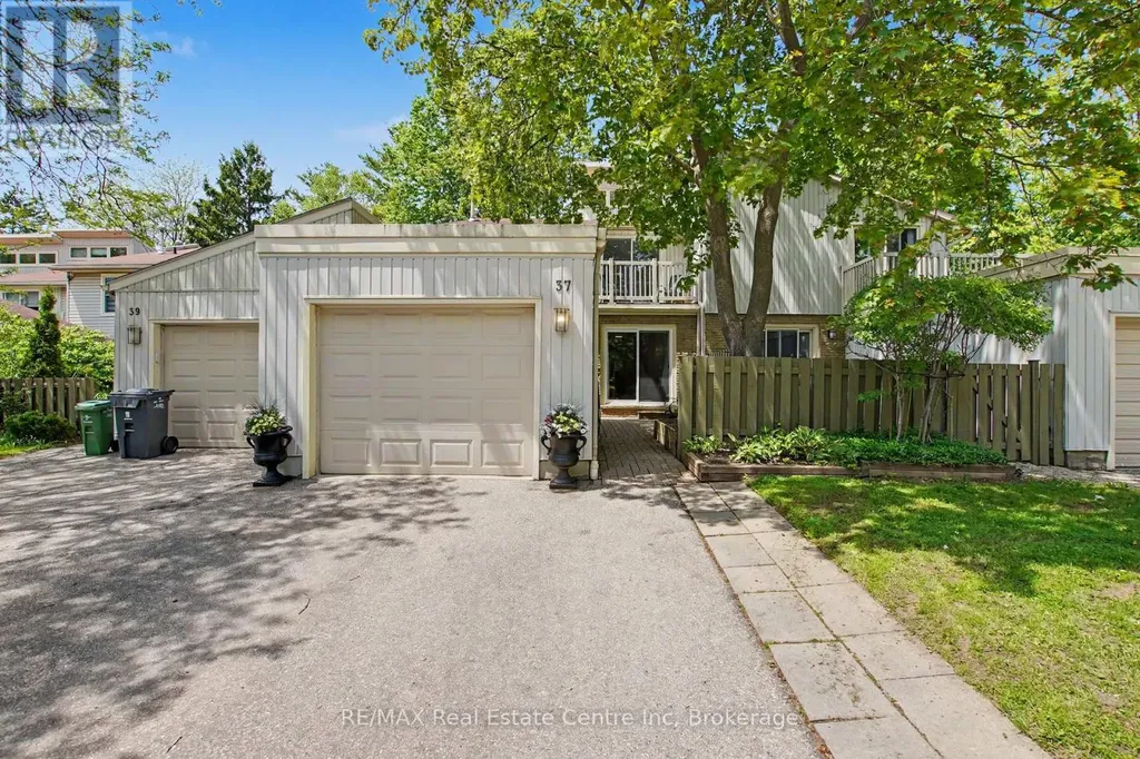 37 Wilsonview Avenue Guelph (dovercliffe Park/old University) ON N1G 2W5