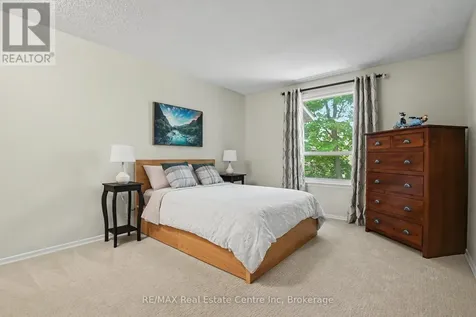 37 Wilsonview Avenue Guelph (dovercliffe Park/old University) ON N1G 2W5