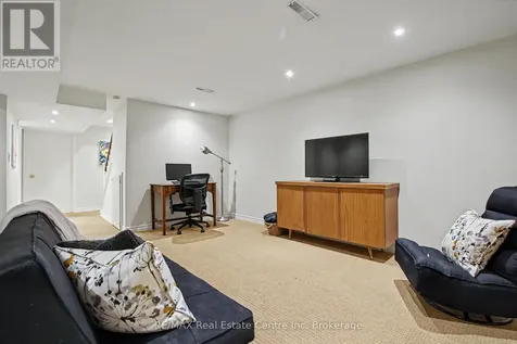 37 Wilsonview Avenue Guelph (dovercliffe Park/old University) ON N1G 2W5