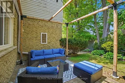 37 Wilsonview Avenue Guelph (dovercliffe Park/old University) ON N1G 2W5