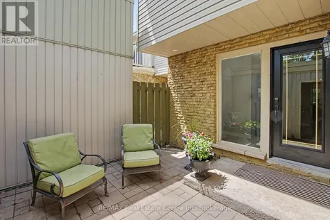 37 Wilsonview Avenue Guelph (dovercliffe Park/old University) ON N1G 2W5
