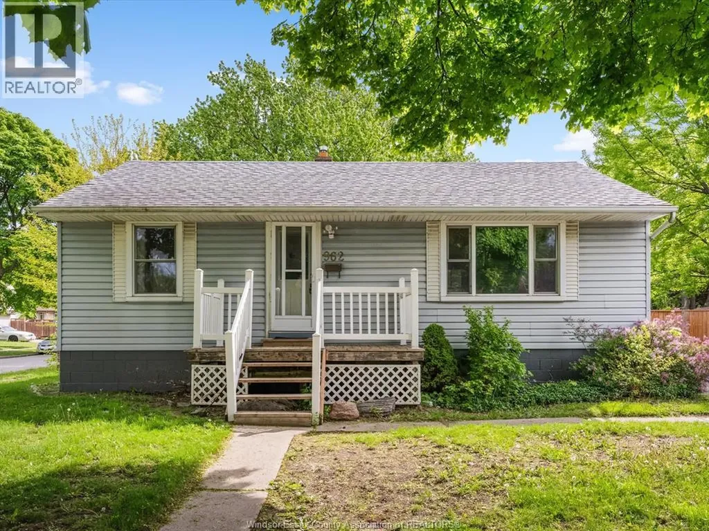 962 Merritt Windsor ON N9B 3C5