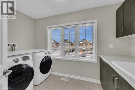 75 Forest Ridge Avenue Waterdown ON L8B 1V4