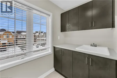 75 Forest Ridge Avenue Waterdown ON L8B 1V4
