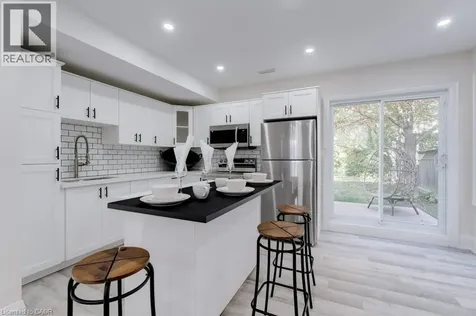 38 East 16th Street Hamilton ON L9A 4H9