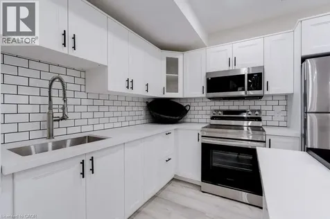 38 East 16th Street Hamilton ON L9A 4H9