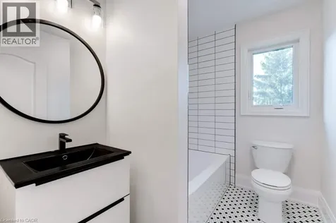 38 East 16th Street Hamilton ON L9A 4H9