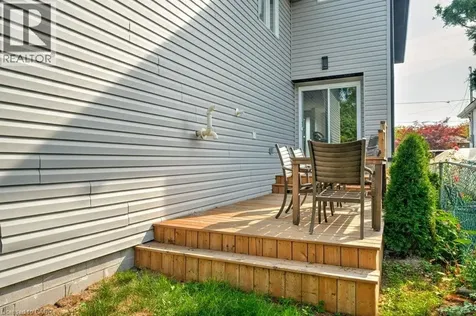 38 East 16th Street Hamilton ON L9A 4H9