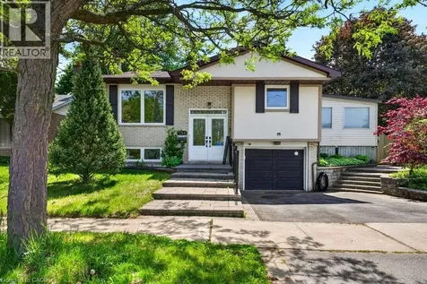 758 Francis Road Burlington ON L7T 4A3