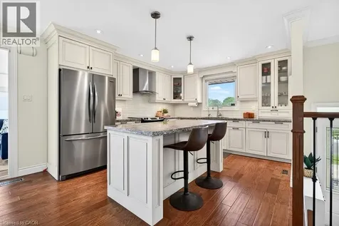 758 Francis Road Burlington ON L7T 4A3