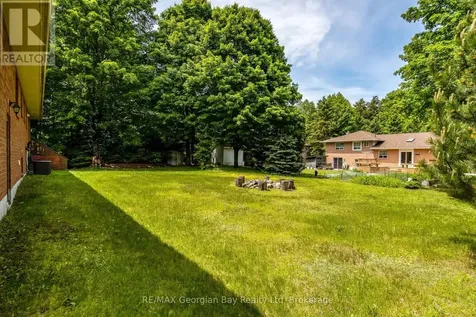 50 Leonard Road Tiny ON L9M 2H7