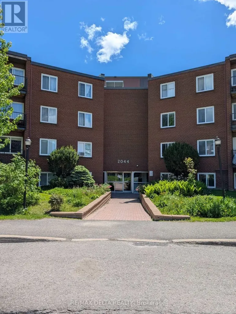 2044 Arrowsmith Drive Ottawa ON K1J 7V8
