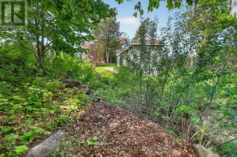 4 Mill Hill Road Ottawa ON K2H 9N4