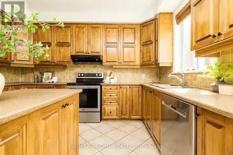 109 Coyote Crescent Ottawa ON K2S 2G4