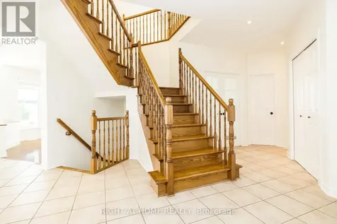 109 Coyote Crescent Ottawa ON K2S 2G4