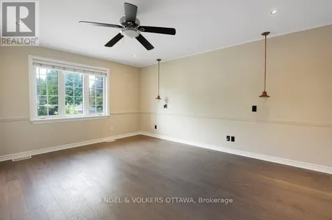 23 Biscayne Crescent Ottawa ON K2E 5R9