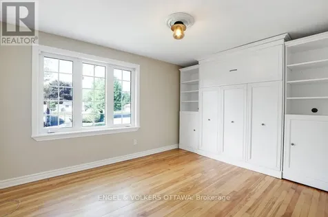 23 Biscayne Crescent Ottawa ON K2E 5R9