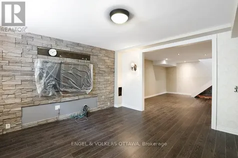 23 Biscayne Crescent Ottawa ON K2E 5R9