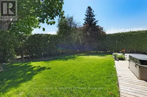 23 Biscayne Crescent Ottawa ON K2E 5R9