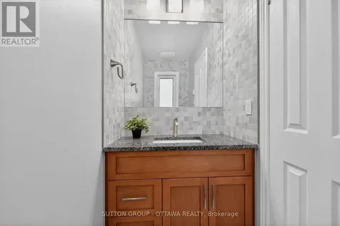 1530 Mimosa Avenue Ottawa ON K1G 4C9