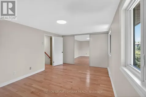 1530 Mimosa Avenue Ottawa ON K1G 4C9