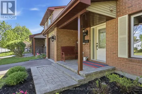 1530 Mimosa Avenue Ottawa ON K1G 4C9