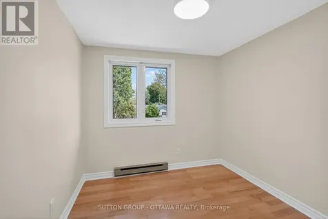 1530 Mimosa Avenue Ottawa ON K1G 4C9