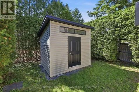 1530 Mimosa Avenue Ottawa ON K1G 4C9