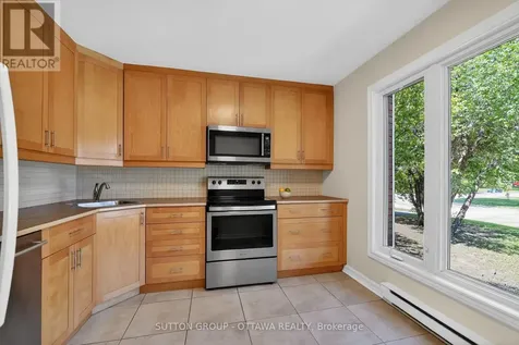 1530 Mimosa Avenue Ottawa ON K1G 4C9