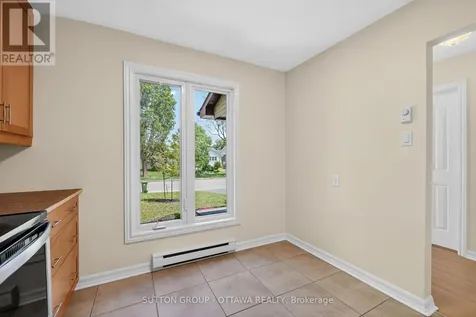 1530 Mimosa Avenue Ottawa ON K1G 4C9