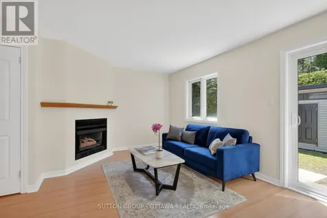 1530 Mimosa Avenue Ottawa ON K1G 4C9