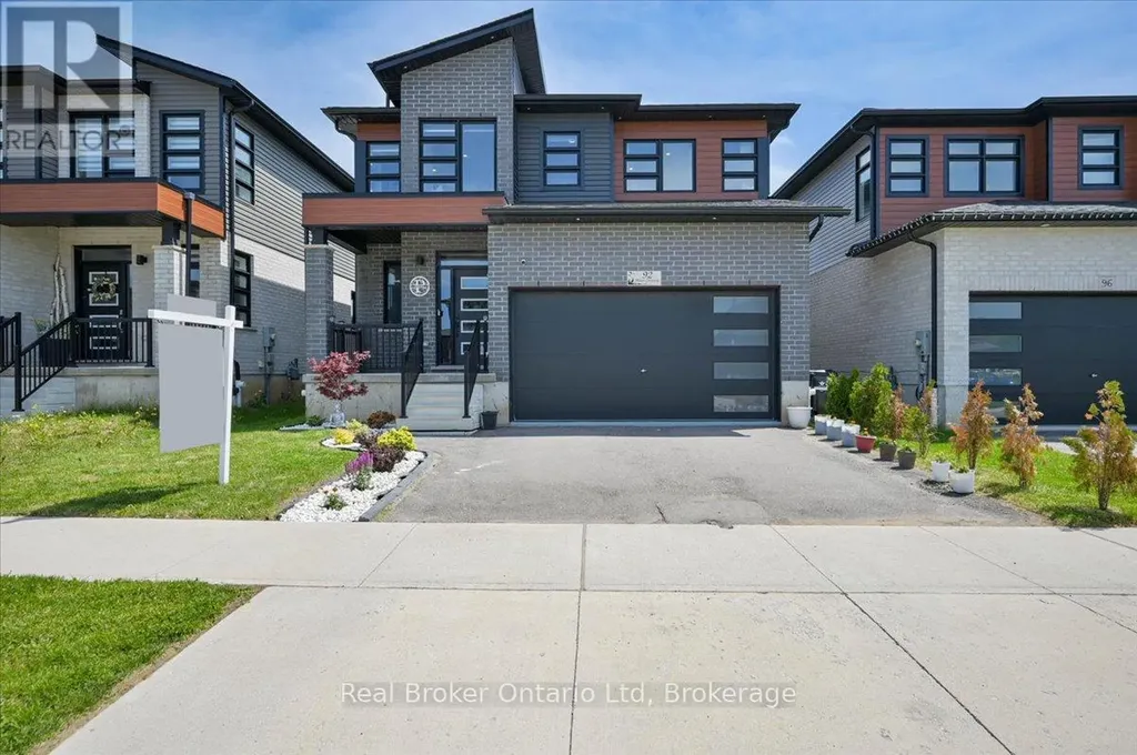 92 Moon Crescent Cambridge ON N1S 0C4