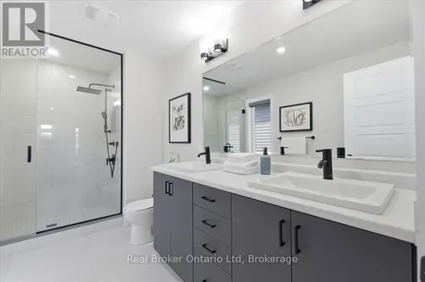 92 Moon Crescent Cambridge ON N1S 0C4
