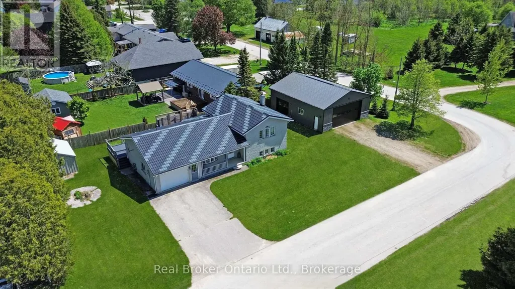 11 James Street West Minto ON N0G 1M0