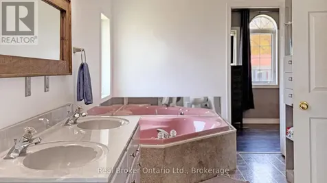 11 James Street West Minto ON N0G 1M0
