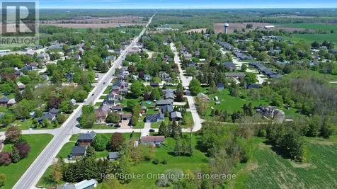 11 James Street West Minto ON N0G 1M0