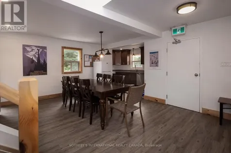 210 Arlberg Crescent Blue Mountains ON L9Y 0M1