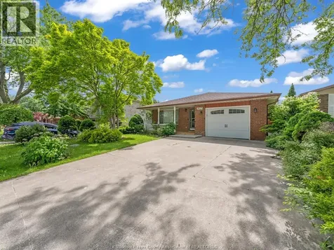 2823 Garvey Crescent Windsor ON N8W 4W7
