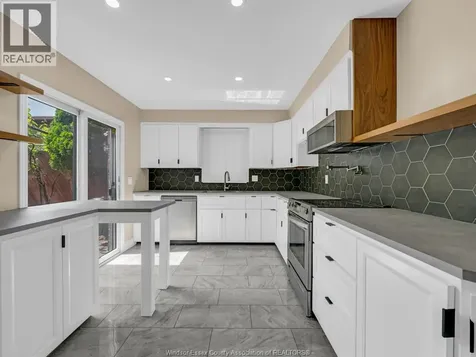 2823 Garvey Crescent Windsor ON N8W 4W7