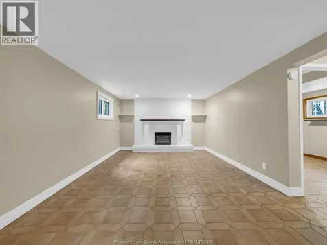 2823 Garvey Crescent Windsor ON N8W 4W7