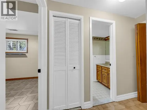 2823 Garvey Crescent Windsor ON N8W 4W7