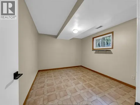 2823 Garvey Crescent Windsor ON N8W 4W7